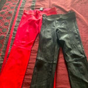 𝐓𝐰𝐨 𝐬𝐞𝐭𝐬 𝐨𝐟 𝐛𝐥𝐚𝐜𝐤 𝐚𝐧𝐝 𝐫𝐞𝐝 𝐩𝐚𝐧𝐭𝐬!